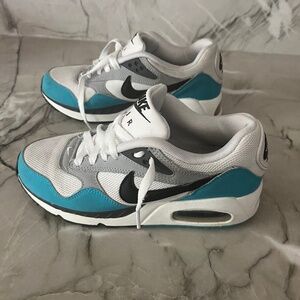 Women Nike Air Max size 5.5